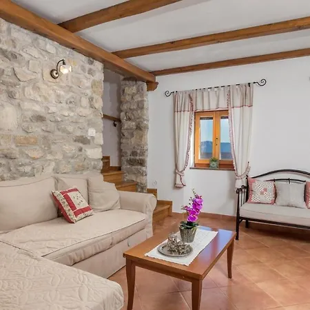 Apartment Rona Stone House Janja