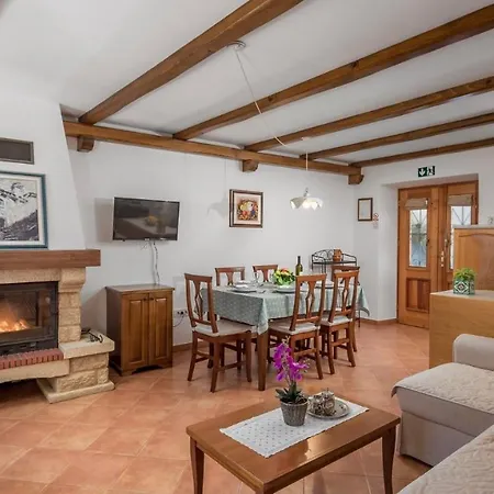 Apartamento Rona Stone House Janja