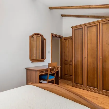 Apartment Rona Stone House Janja