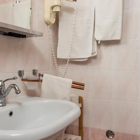 Rona Stone House Janja Appartement *