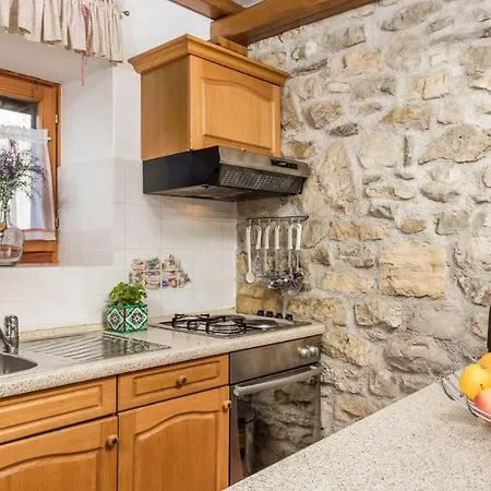 Rona Stone House Janja * Boljun