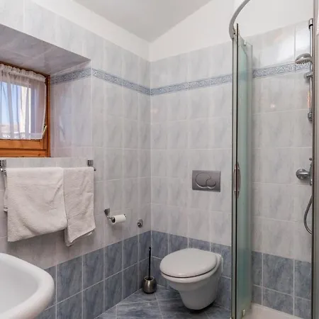 Rona Stone House Janja דירה *